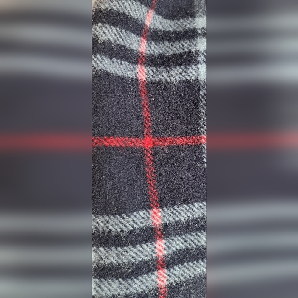EUC Vintage Burberry Black & Red Nova Wool Unisex Prep Casual Winter Snow Scarf - Picture 3 of 7